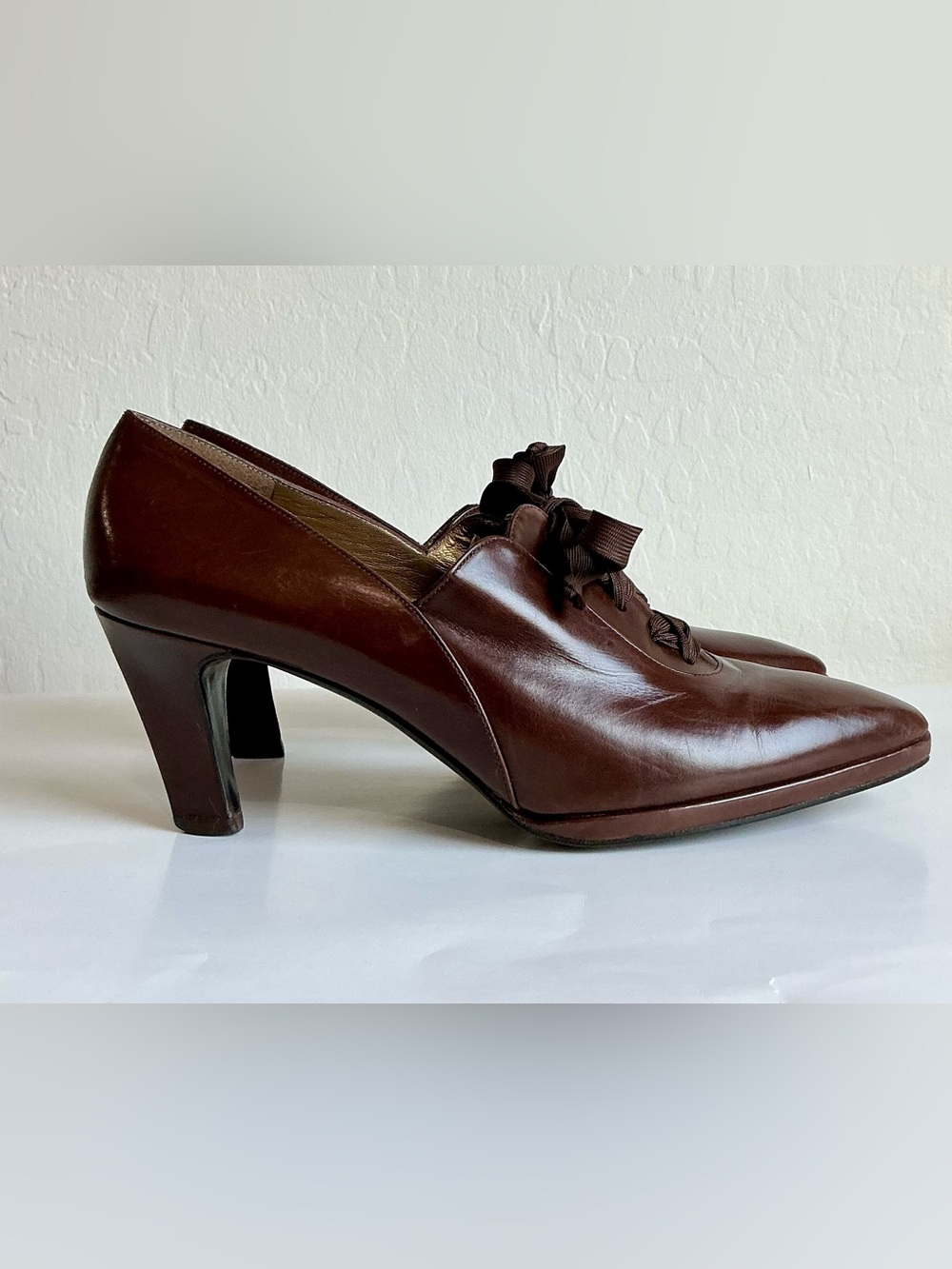 Stuart Weitzman Leather Pumps – Size 7W – Made in Spain – Designer Heels 🤎